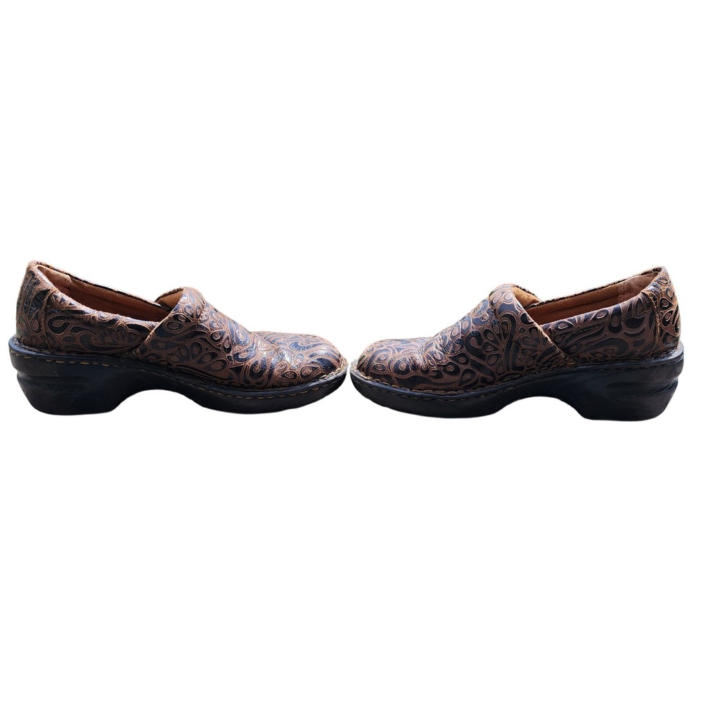 B.O.C. Born Concept Brown Black Embossed Leather Clogs Mules Womens Size 8